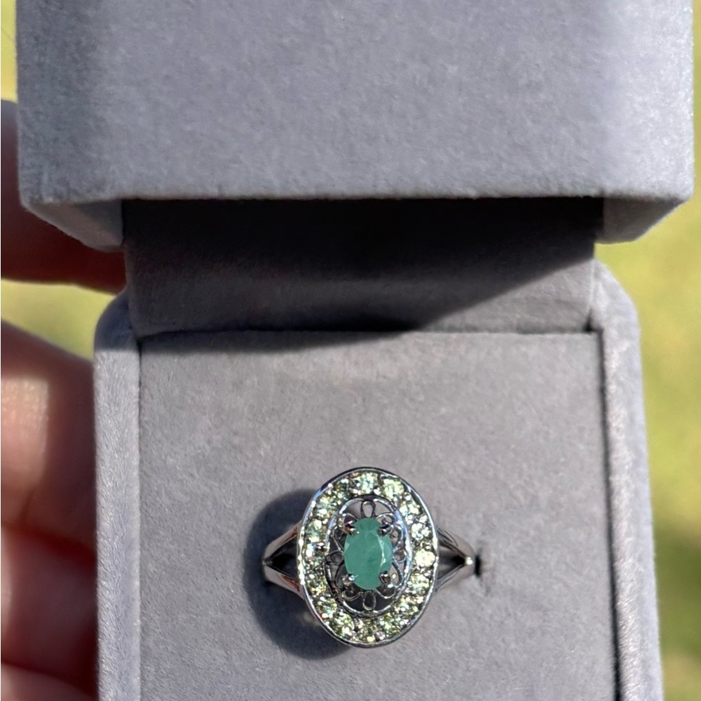 Elegant Natural Emerald with Peridot Accent in 925 Sterling Silver Ring Sz 7